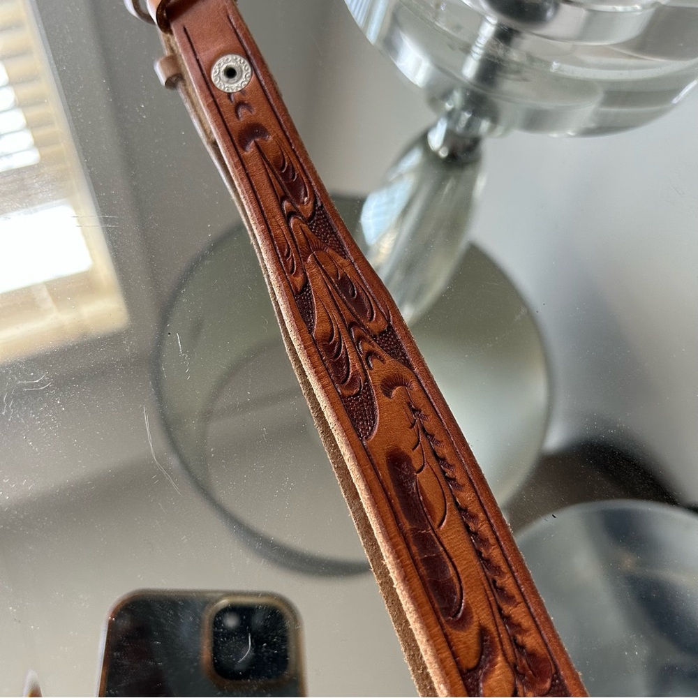 Genuine Leather Hand-carved Belt - Picture 2 of 7